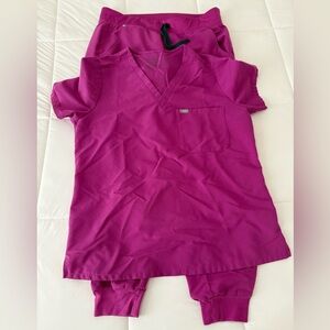 Bright Fuschia Figs Scrub Set